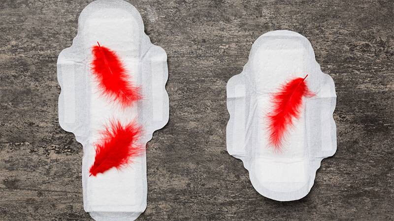 Do ảnh hưởng của chu kỳ kinh nguyệt mà các bạn có thể gặp phải tình trạng đau bụng dưới khí hư màu trắng đục.