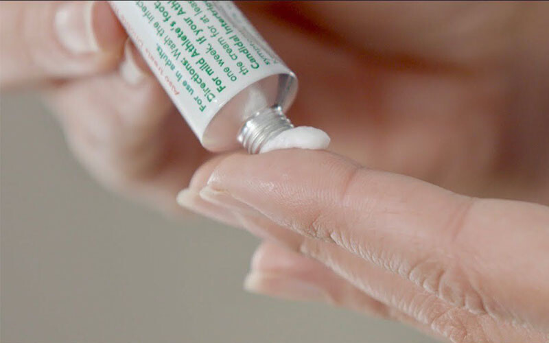 Dieu Tri Viem Da Tiep Xuc Do Con Trung