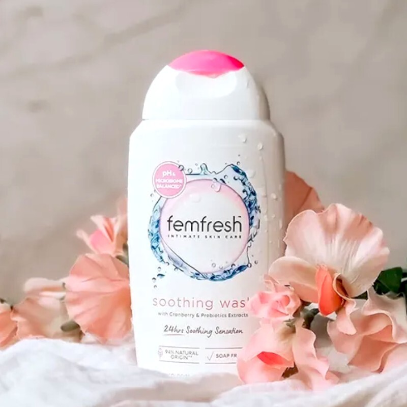 Dung Dich Ve Sinh Phu Nu Mau Hong Femfresh Smoothing Wash