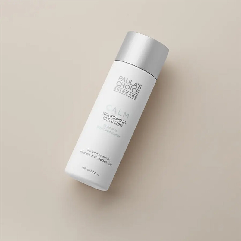 Sữa rửa mặt không bọt Paula's Choice Calm Nourishing Cleanser được nhiều người yêu thích lựa chọn.
