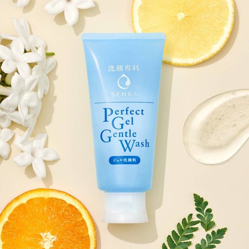 Sữa rửa mặt Senka Perfect Gel Gentle Wash không làm khô da.