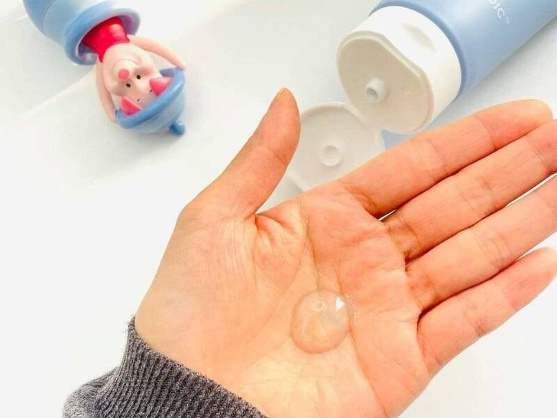 Cách dùng sữa rửa mặt không tạo bọt sạch sâu.