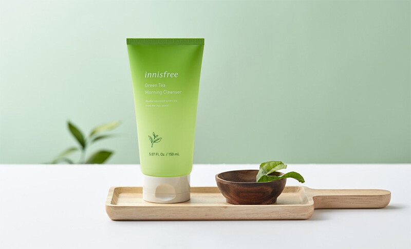 Sữa rửa mặt Innisfree Green Tea Morning Cleanser không bọt, sạch sâu cho da.