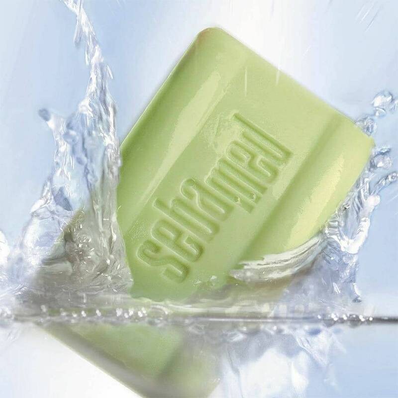 Khi ngứa đầu ngón tay có mụn nước câc bạn nên sử dụng xà phòng không xà phòng, không paraben tránh kích ứng da.