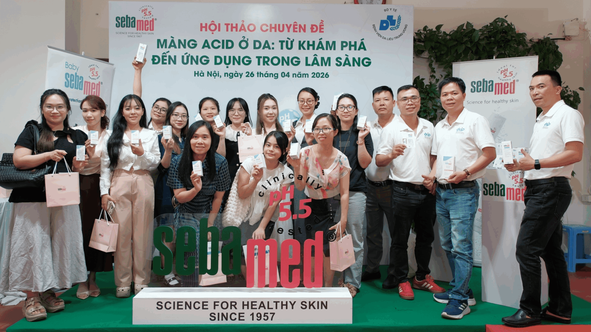 Sebamed & Bệnh viện Da Liễu Trung Ương tổ chức thành công Hội thảo CME “Màng Acid ở da: Từ khám phá đến ứng dụng trong lâm sàng” 8 - 8 10