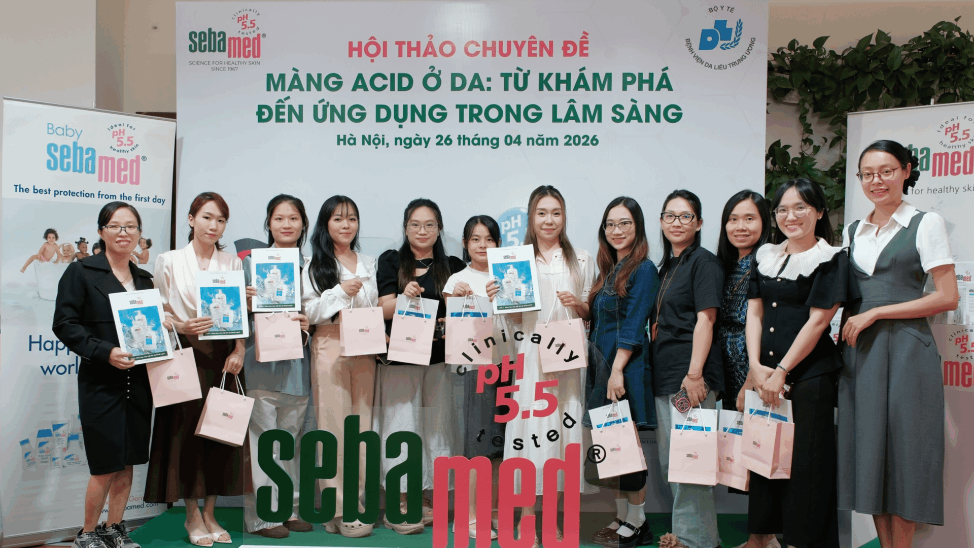 Sebamed & Bệnh viện Da Liễu Trung Ương tổ chức thành công Hội thảo CME “Màng Acid ở da: Từ khám phá đến ứng dụng trong lâm sàng” 1 - 1 3