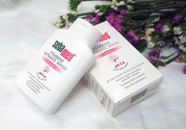 Review những điều cần biết về dung dịch vệ sinh phụ nữ
