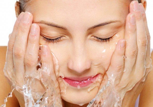 Uống nhiều nước có tác dụng gì cho da?